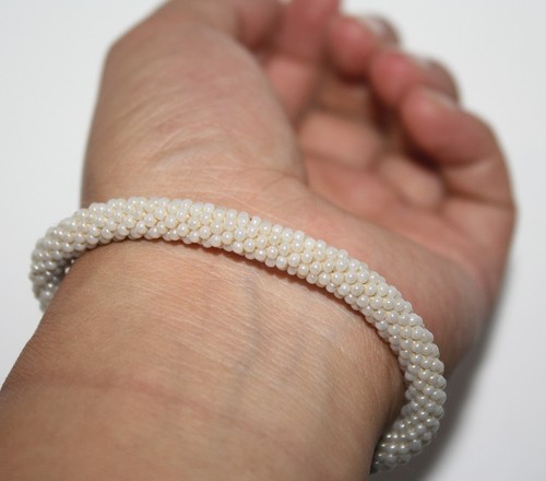 Pulsera de ganchillo con cuentas de semillas de vidrio de Nepal hecha a mano - Imagen 2 de 2
