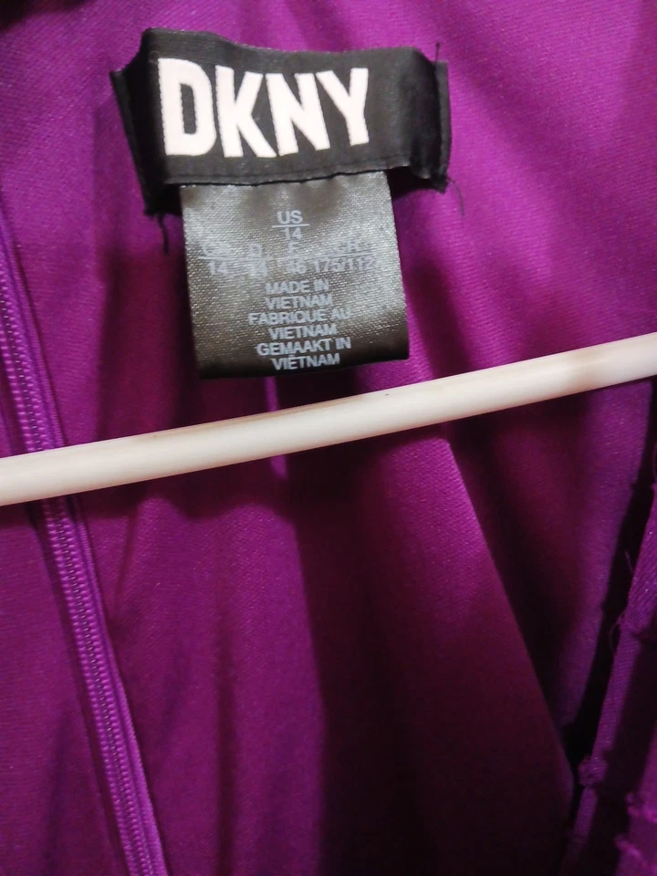 DkNY. Maxi Solero Mujer Morado Floral Grande, Manga Corta. US 14,100 % poliéster Foto 4 de 4