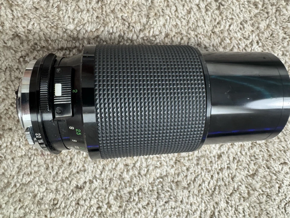 Vivitar Series 1 – 70–210mm f/3.5 Macro Focusing Auto Zoom (VMC) - Image 3 of 4