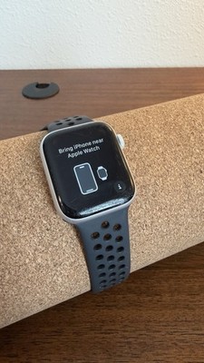 Apple Watch Series 6 Nike 44mm Space Gray Aluminum Case with Black Band