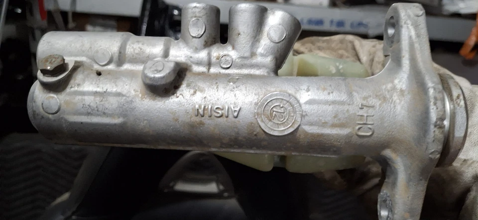 Toyota 4runner 1998 3,4 L V6 cilindro maestro de freno OEM B17 Foto 4 de 4