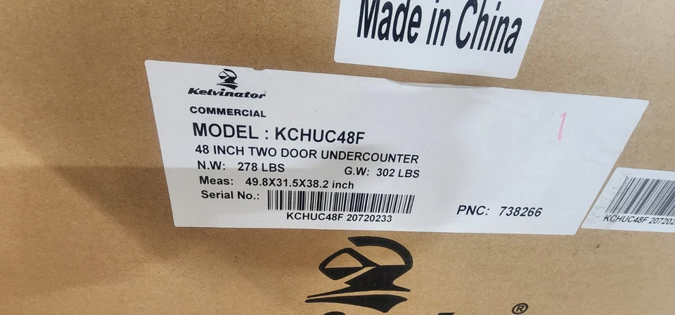 Kelvinator KCHUC48F 48" Congelador de puerta sólida bajo encimera Foto 2 de 2