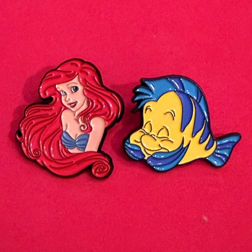 2 x Pin Badge Anstecker, Disney, Arielle die Meerjungfrau & Fabius - Bild 3 von 3