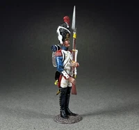 BRITAINS NAPOLEONIC FRENCH 36200 FRENCH IMPERIAL GUARD PRESENT ARMS