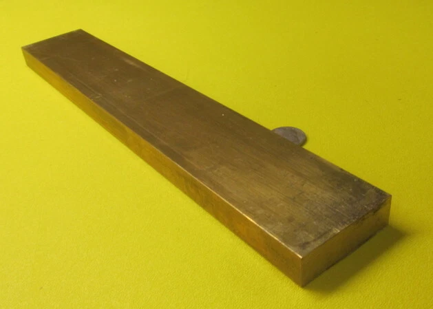 Barra plana de latón 360 5/8" de grosor x 2,00" de ancho x 12,0" de largo Foto 2 de 4