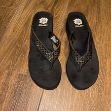 yellow box flip flops 9.5 Scalia Black Sparkle Preowned