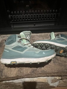 VASQUE Breeze LT GTX hiking boots Womens 9.5 US