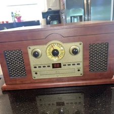 iLive 6-in-1 Bluetooth Turntable Music System - Brown Wood/Gold (ITTB610LW)