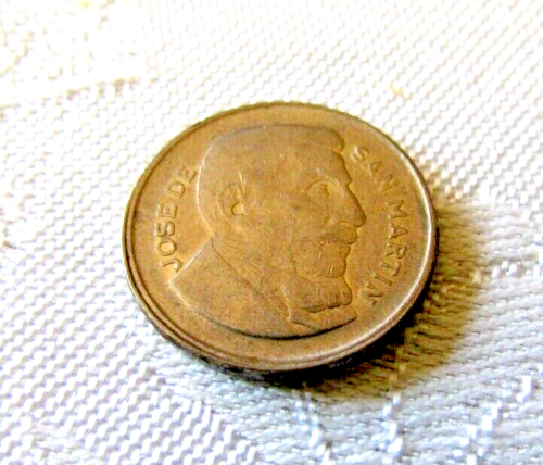 1955 Argentina Jose De San Martin 10 Centavos Coin Nice clean coin