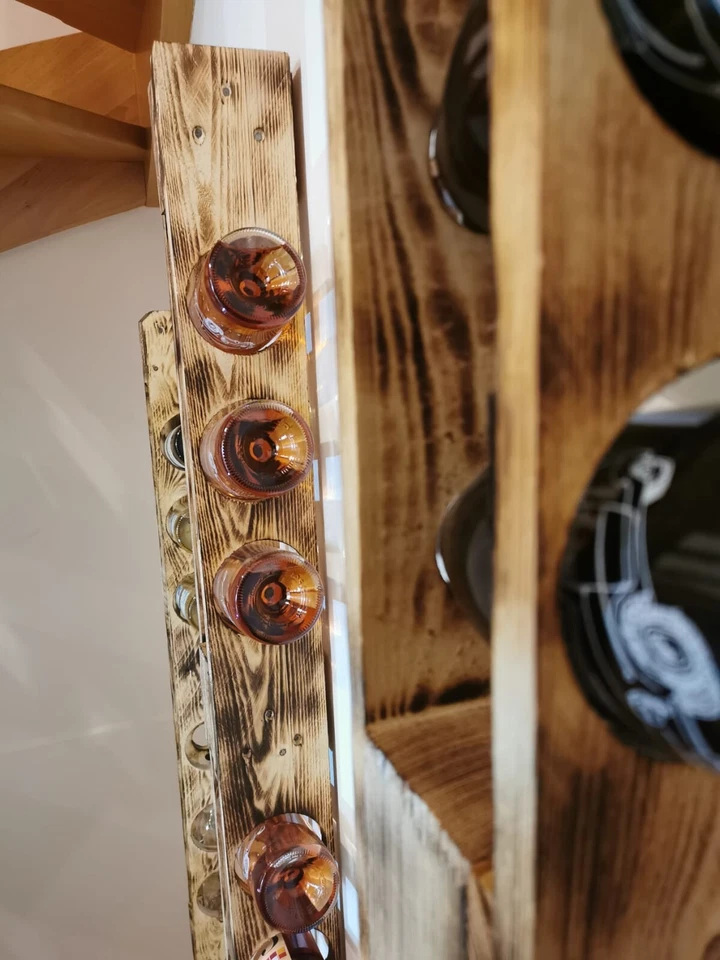 Rustikales Weinregal, geflammt und geölt, aus Europalette - handgefertigt - Bild 2 von 4