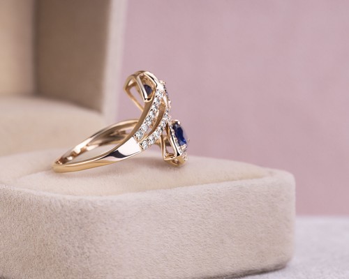 Luxury 1.85 Ct Pear-Cut Shape Blue Sapphire & Diamond Ring | 14k Rose Gold - Picture 6 of 9