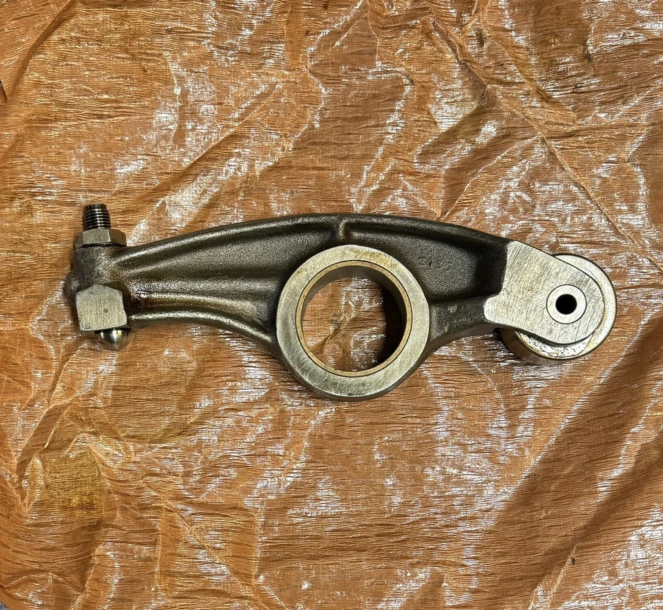 Brazo basculante de motor diésel Cleveland GM NUEVO 3229497 Foto 2 de 4