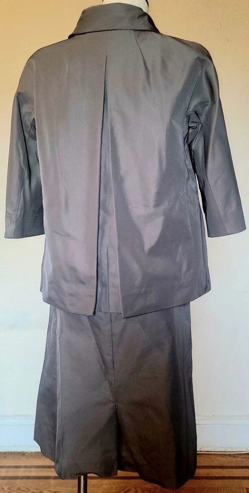 Traje Falda Lida Baday Con Cinturón Talla 4 Foto 4 de 4