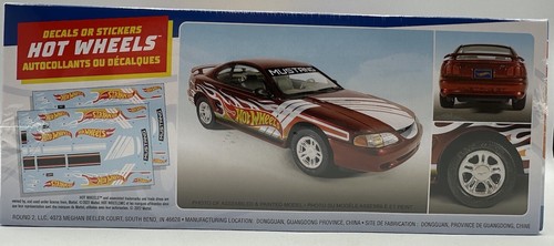 Hot Wheels 1996 Mustang GT 1:25 Scale Snap Together Model Kit AMT Brand New - Picture 3 of 6