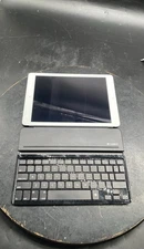 Apple iPad Air A1474 9.7" Tablet with Logitech Keyboard Accessory Unit