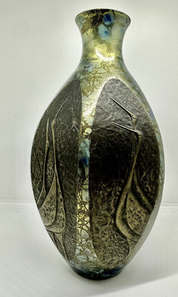 工芸品 Japanese Bronze Glazed Vase with Handles Japanese Patinated Bronze Vase with Two Small Shoulder