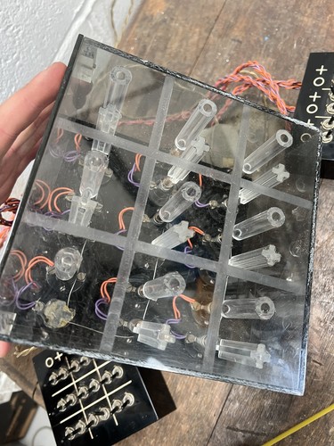 VERY RARE VINTAGE 1940s ELECTRONIC NOUGHTS & CROSSES / TIC-TAC-TOE GAME - GWO - Picture 13 of 24