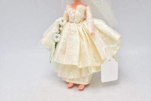 Vintage 1970s Simba Doll – Twistable Waist – Wedding Dress – 18cm - Picture 11 of 24