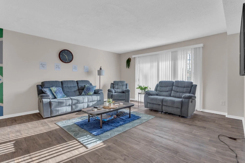 Luxurious full living room set, 3 Queen size bedroom sets , Dining room table  - Image 2 of 4