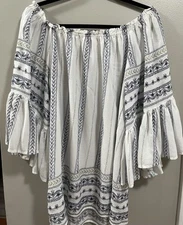 Elan Women’s Peasant Top Size O/S. Fits Like Large.  Hippie Boho Off Shoulder