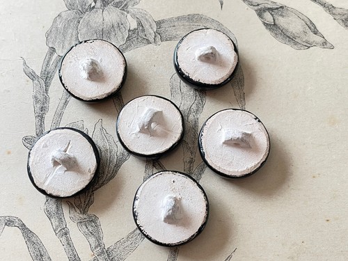 Ensemble de 6 boutons anciens en céramique - Noir & Doré - Années 50 - Picture 2 of 2