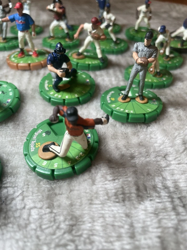 Lote De 29 Figuras De Béisbol Miniatura Temporada Regular MLB Wizkids SportsClix 2005 Foto 3 de 4