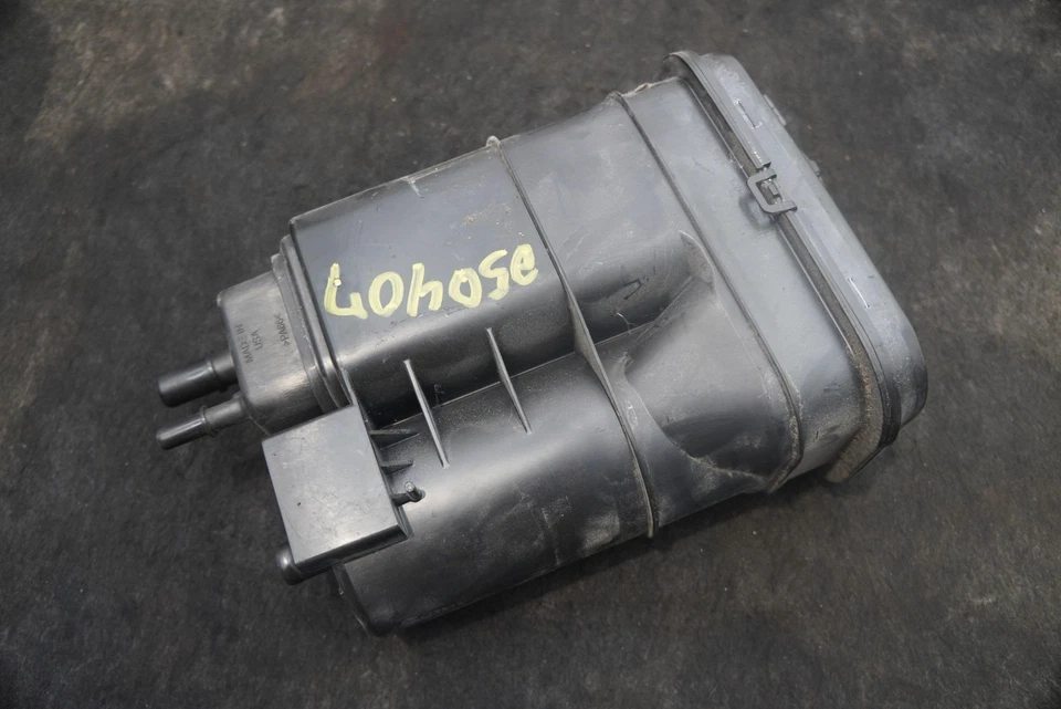 Evaporador de bote de carbón de vapor de combustible 22785596 Chevrolet Corvette C7 2014-19 Foto 3 de 4