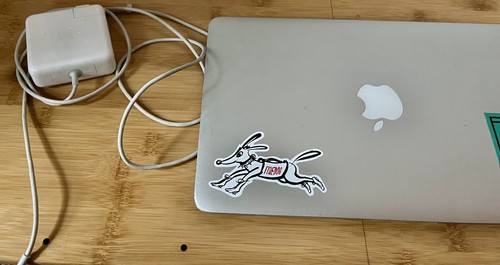 Apple MacBook Air 11 inch 2011 laptop - Picture 4 of 7