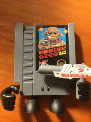 So Analog 10-Doh! Korben's Alley Lootcrate Exclusive Figure by Squid Kids Ink - Picture 2 of 10