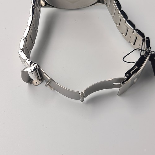 Quiksilver Mens Beluka Watch Silver Polished Stainless Steel Case & Bracelet - Picture 8 of 9