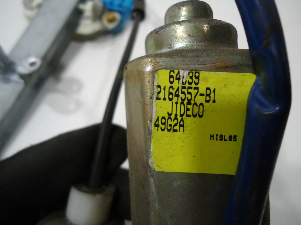 2004 尼桑 XTERRA 前左驱动侧动力车窗调节器带电机 — 第 4/4 张图片