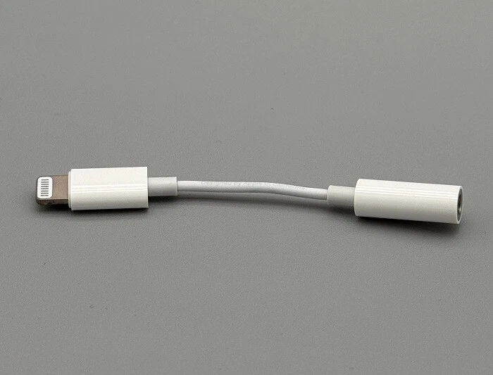 Genuine Apple iPhone Lightning to 3.5mm round Headphone Jack A1749 | Brand New - Image 4 of 4