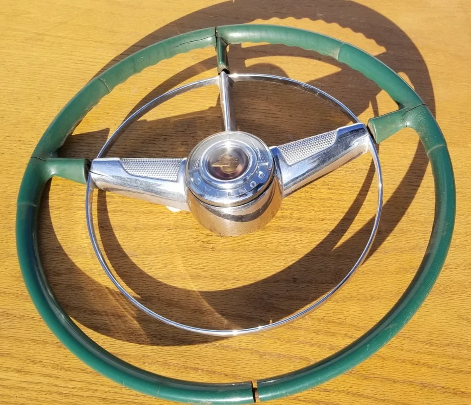 Steering Wheel 1953-54 Pontiac Chieftain Silver Streak 1954 - Image 3 of 4