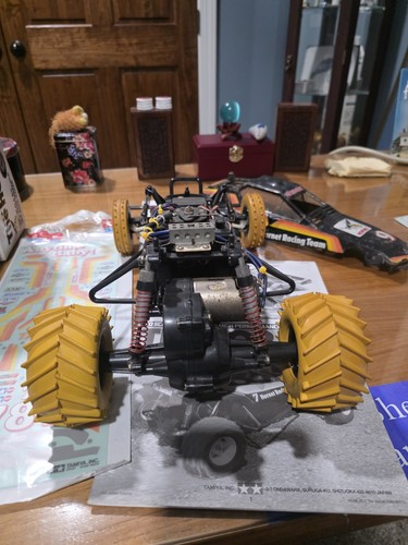 Vintage Tamiya 1/10 The Hornet w/ 2 Bodies, Drive, 2005 box and stickers - Picture 13 of 21