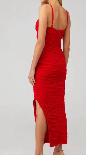 Abito midi Elliatt Pippa rosso bestseller preferito San Valentino grande showstopper