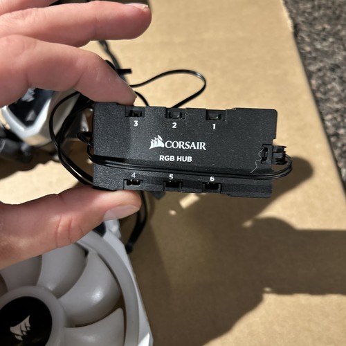 Corsair iCUE H150i RGB PRO XT Liquid CPU Cooler with 3 Fans And Rgb Hub - Afbeelding 5 van 14