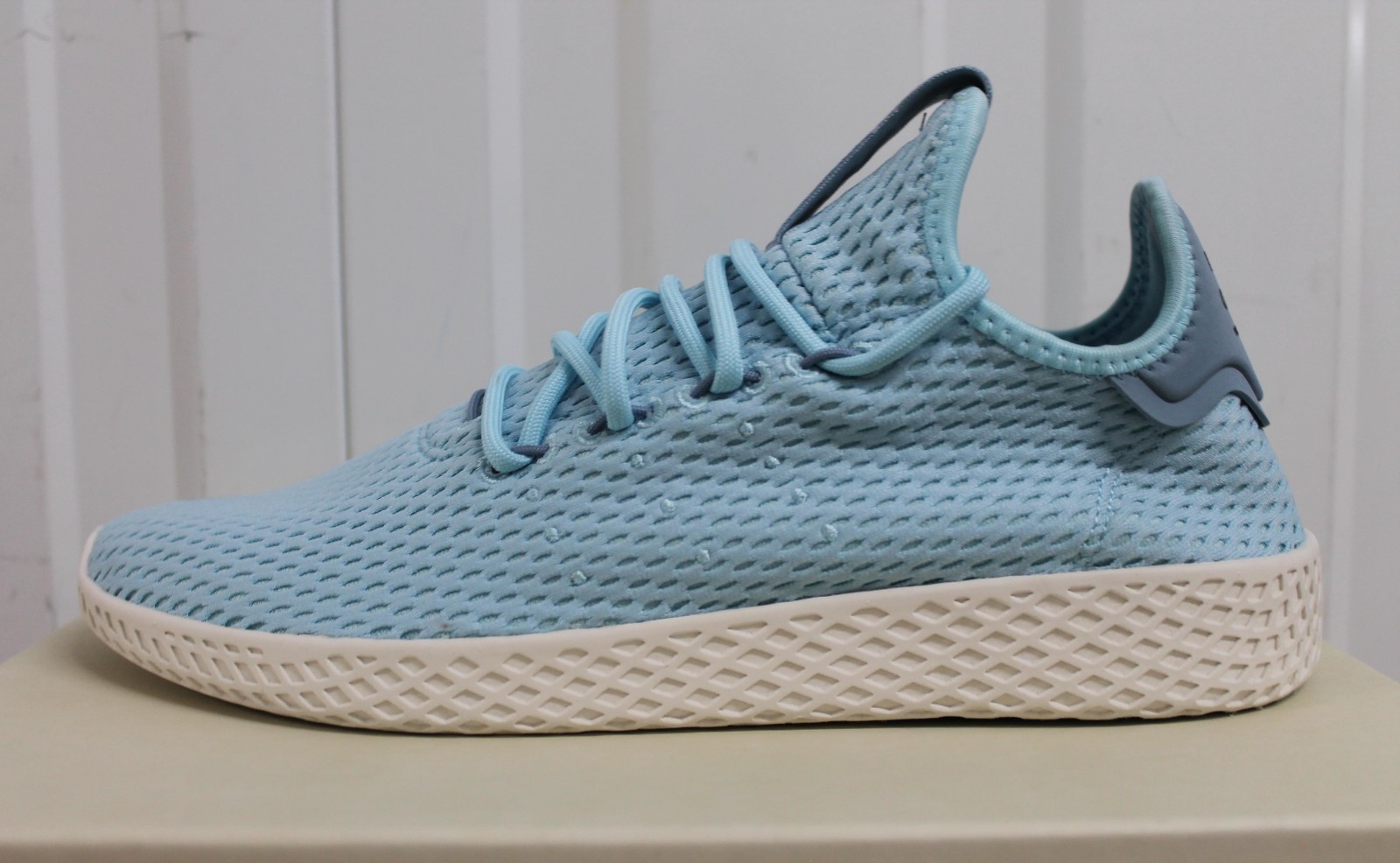 ADIDAS X Pharrell Williams Tennis HU ICE BLUE CP9764 NUOVO CON SCATOLA 20 ADIDAS X ICE Pharrell Williams Tennis HU ICE X BLUE CP9764 NUOVO CON SCATOLA 20 90f7ac