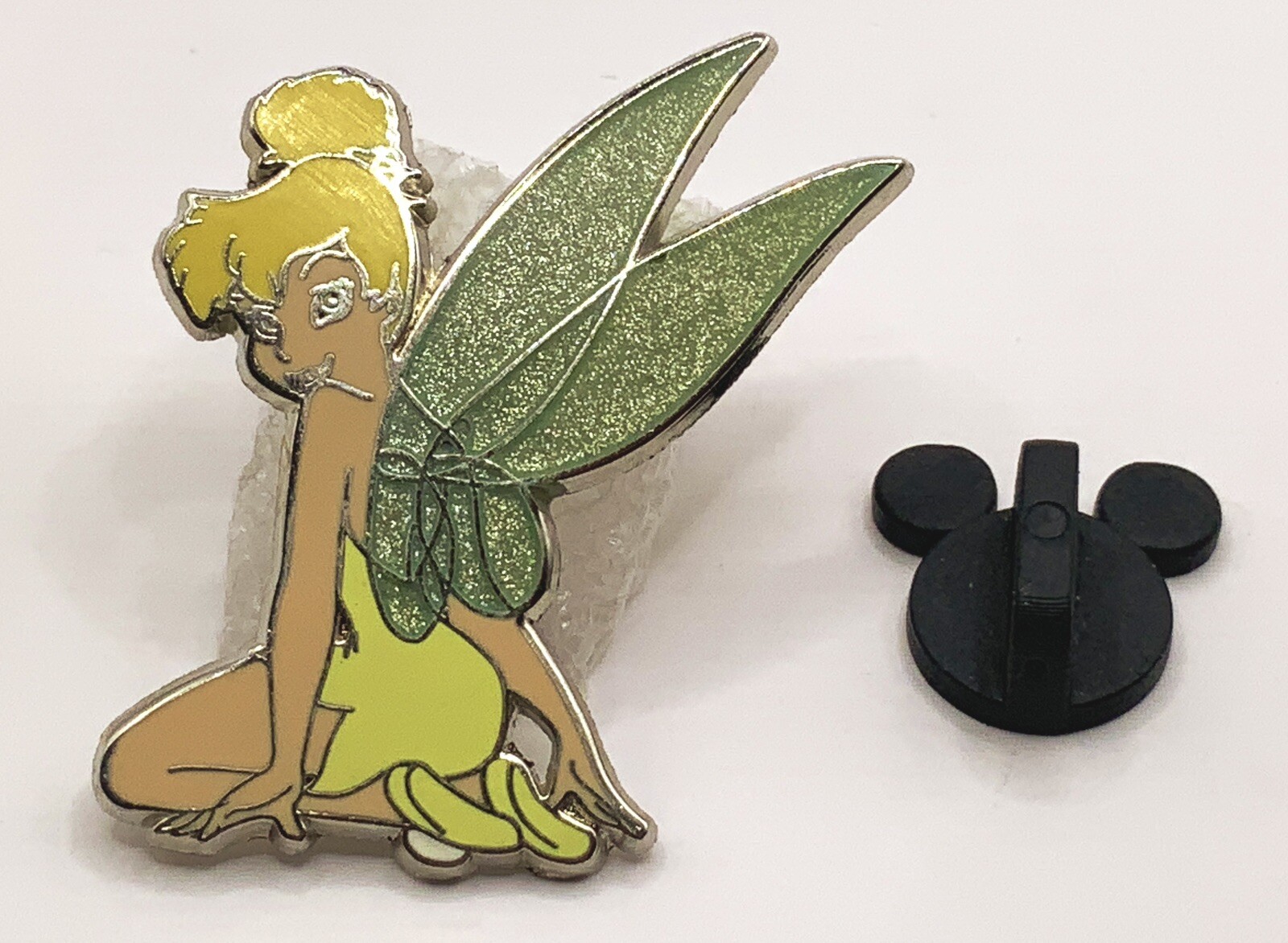 Disney Multiple Parks - TINKER BELL  SITTING ON KNEES - GLITTER WINGS PIN