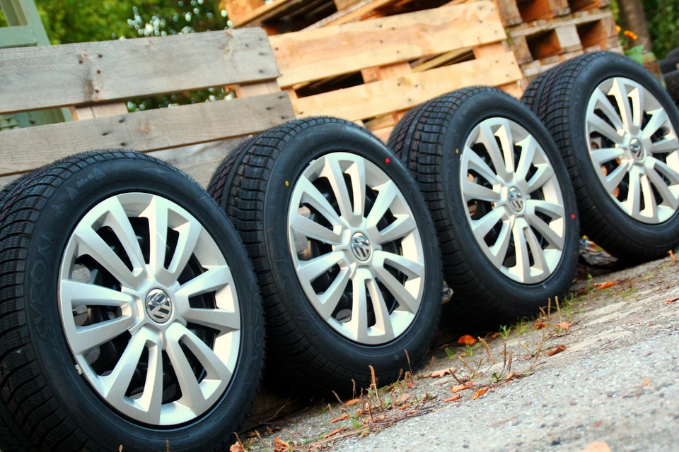 4x Winterräder VW POLO 9N SKODA FABIA SEAT IBIZA 6L 165/70 R14 UNIROYAL Reifen ◄ - Bild 4 von 4