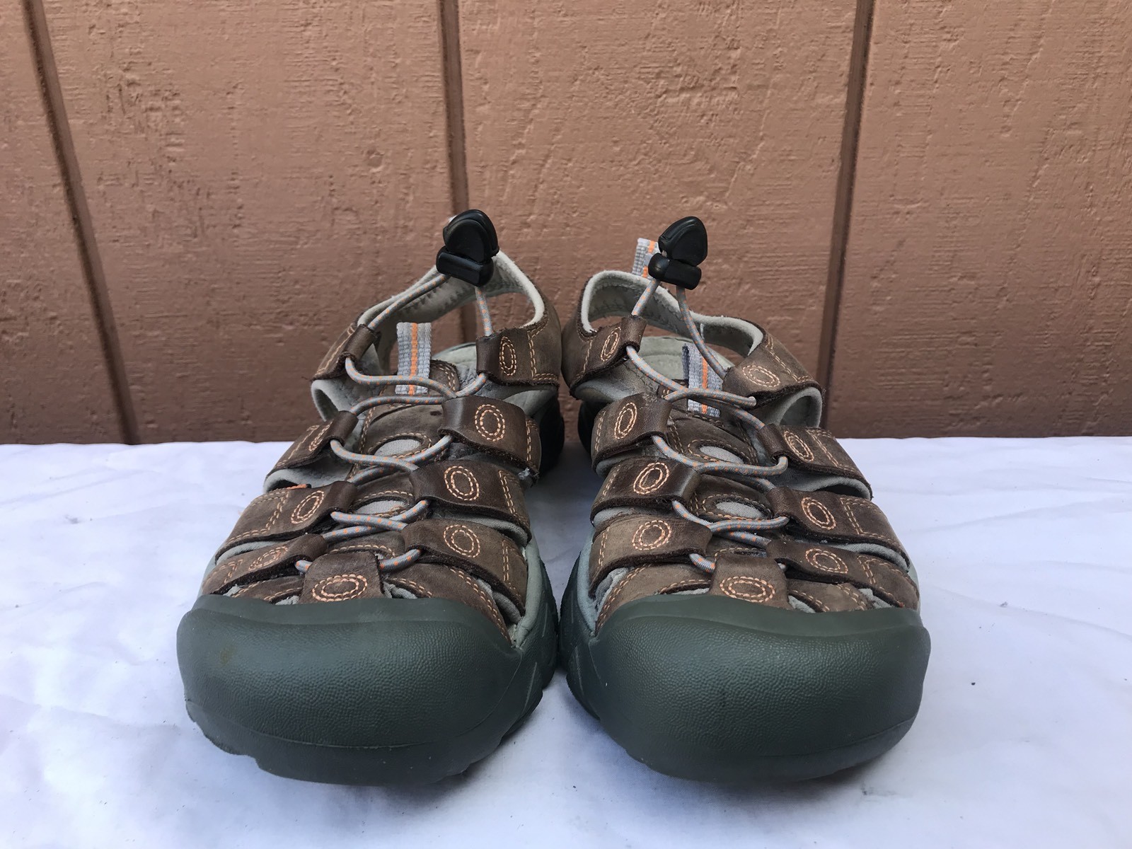 Sandali sportivi Keen Newport marroni impermeabili in pelle da donna usati in ottime condizioni US 8 EUR 38 5 A7