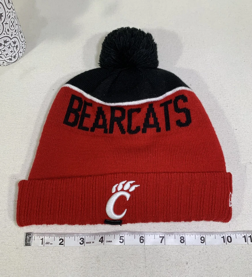 New Era Cincinnati Bearcats Gorro Rojo Negro Sombrero Gorra Pom Nieve Esquí NCAA Foto 4 de 4