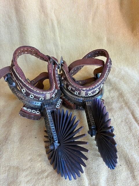 Vintage Antique COWBOY SPURS & HEEL CUPS #32 Rowels 2 Inches Long, Chilean Style