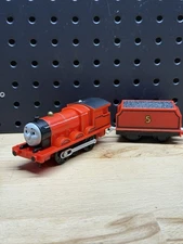 Trackmaster Thomas & Friends "James" WORKING Motorized Train Tomy