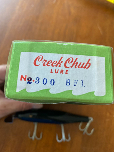 Vintage Creek Chub Husky Pikie Minnow #2300 in box NOS BLACK - Picture 5 of 6