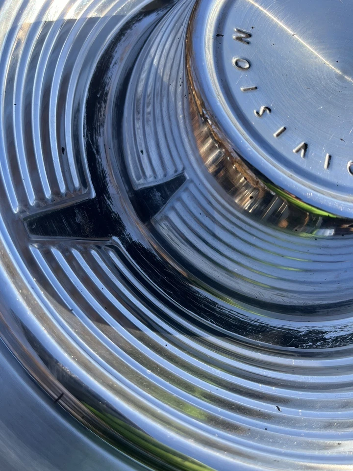 Pontiac Bonneville 1962 juego de 4 cubiertas de rueda tapacubos de 14" vintage OEM Foto 4 de 4