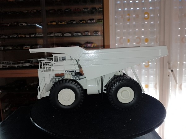 LIEBHERR KL 2450 DUMP TRUCK 1/50  CONRAD 2724