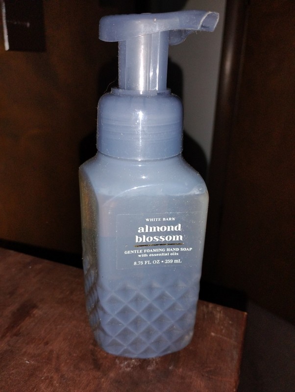 Bath And Body Works Almond Blossom Gentle Foaming Hand Soap * 8.75 Oz. ** New!