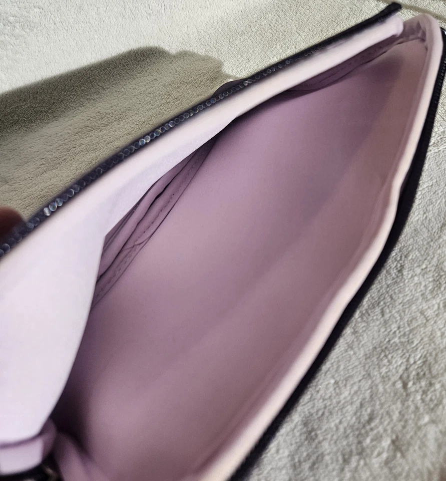 Belkin Case For Small 8” Tablet Travel Business Carrier Purple With zip Pocket - Image 3 of 4