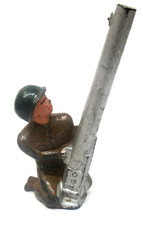 1950's Manoil M202 ANTI-AIRCRAFT GUNNER dime store lead soldier figure wb