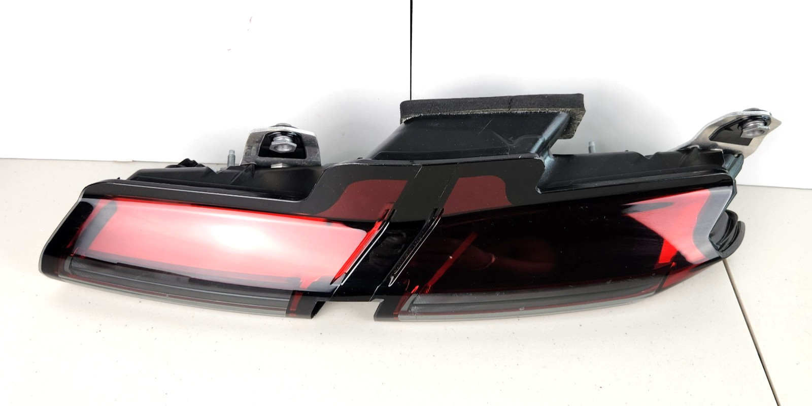 2021-2023 Ferrari Roma F169 Rear Driver Side Taillight Lamp Assembly F169 LH SAE